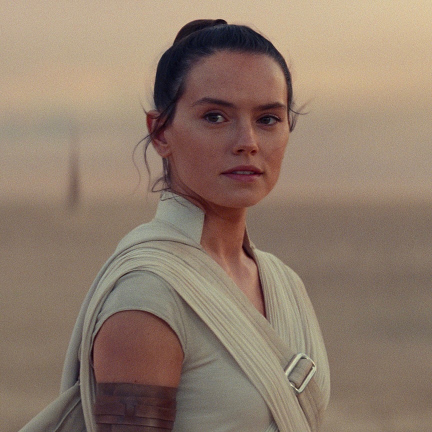 💥 WHO WOULD WIN? 💥

Supergirl Vs. Rey Skywalker