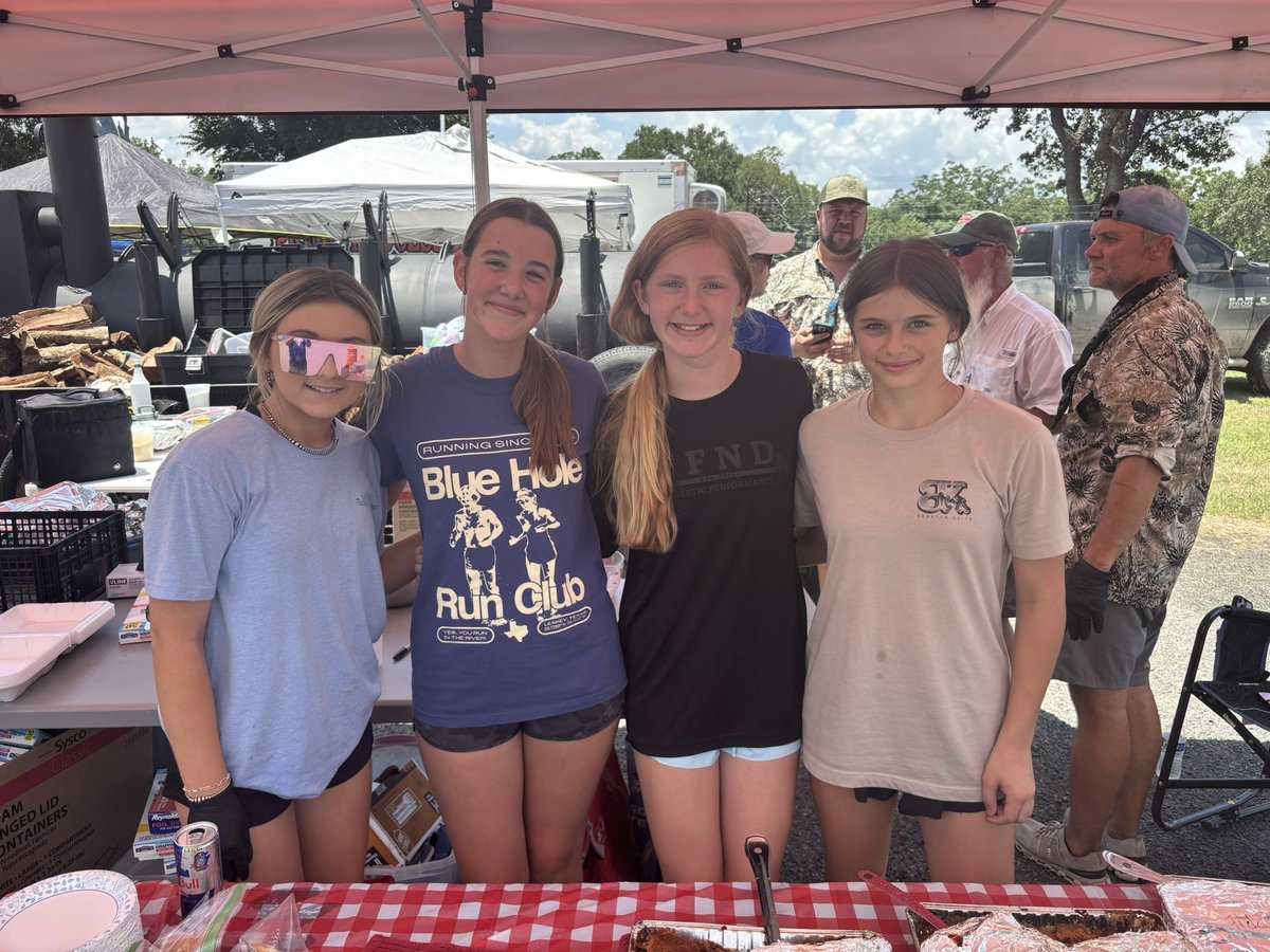CoachLanceDale1's tweet image. Primo Processing of Hondo,TX cooking up the good eats for our many great first responders again today in Kerr County and our @TivyHS athletes serving up the food and showing their appreciation
#TFND
@TFNDFootball
@TFNDVolleyball
@CoachNeill