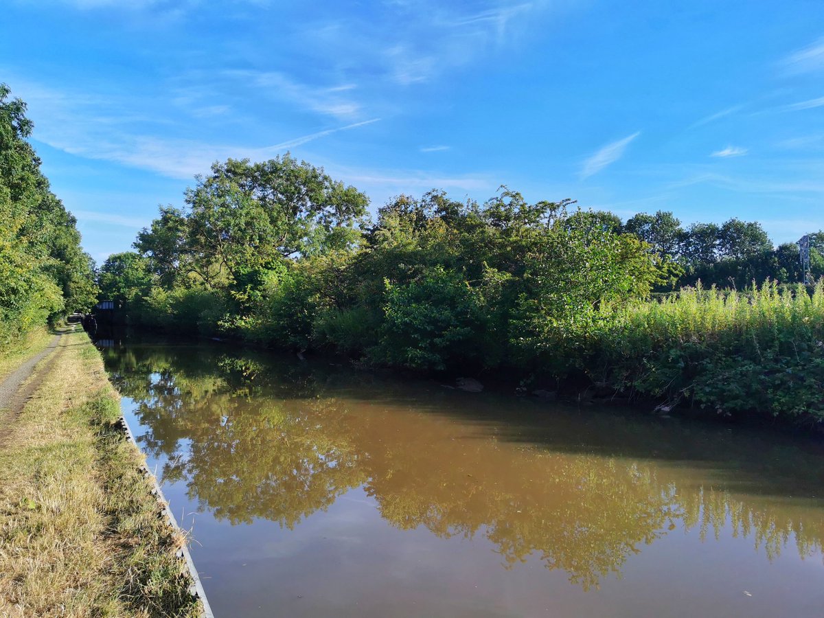 Canal views yesterday in North Warwickshire
<a href="/StormHour/">#StormHour</a> <a href="/ThePhotoHour/">#ThePhotoHour</a> #loveukweather