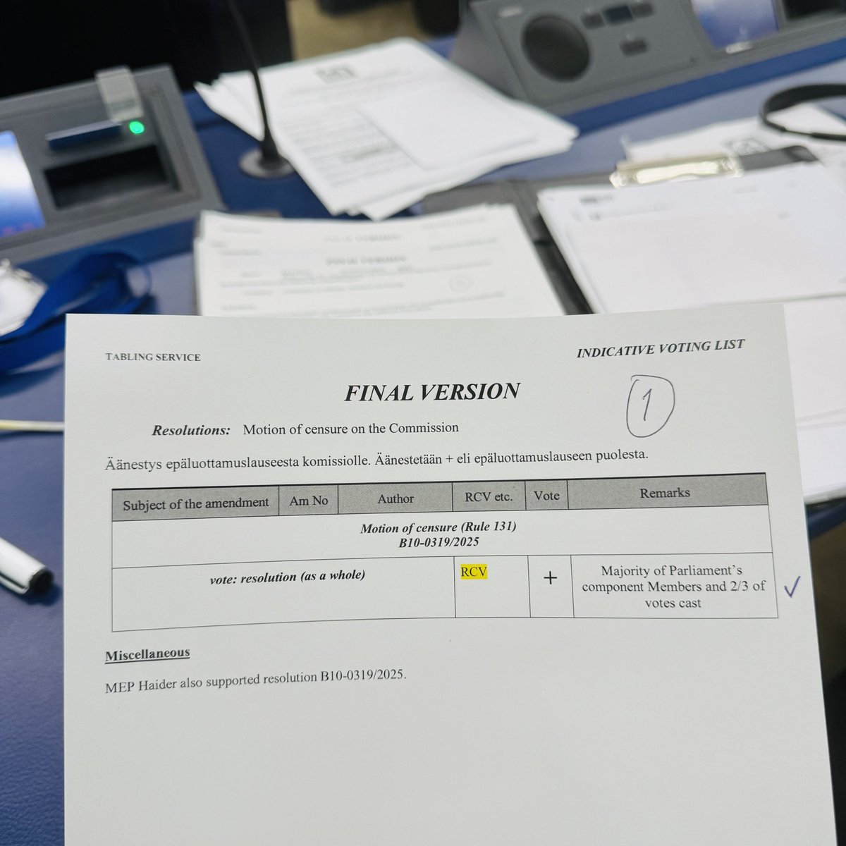 Huomisen äänestyslistat tulivat tarkistettavaksi. Nyt tuli erityisen mieluinen:

Ursulalle potkut.

Ei muuta kuin check-merkki perään ✅