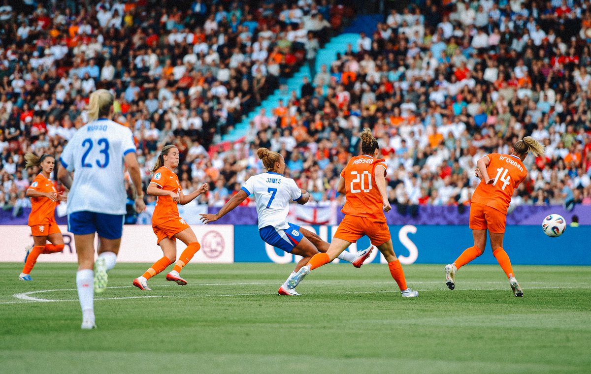 _LEJ10's tweet image. Important win! #Lionesses ⚽️⚽️ 🔥
