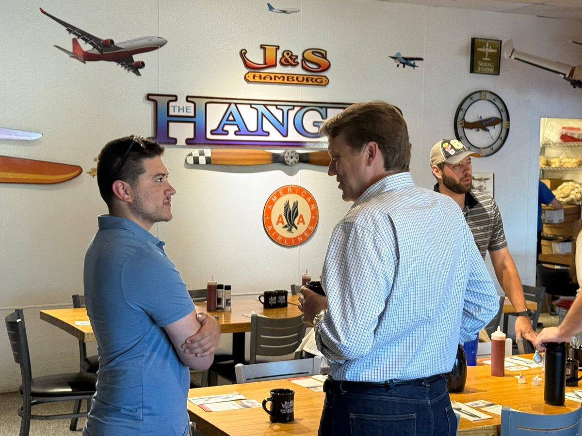 RealMiguelPilar's tweet image. I had a great time yesterday with Traverse City Young Republicans at their coffee & conversation event featuring gubernatorial candidate, @aricnesbitt.
It’s always a blast connecting with fellow young conservatives and hearing directly from candidates shaping Michigan’s future.