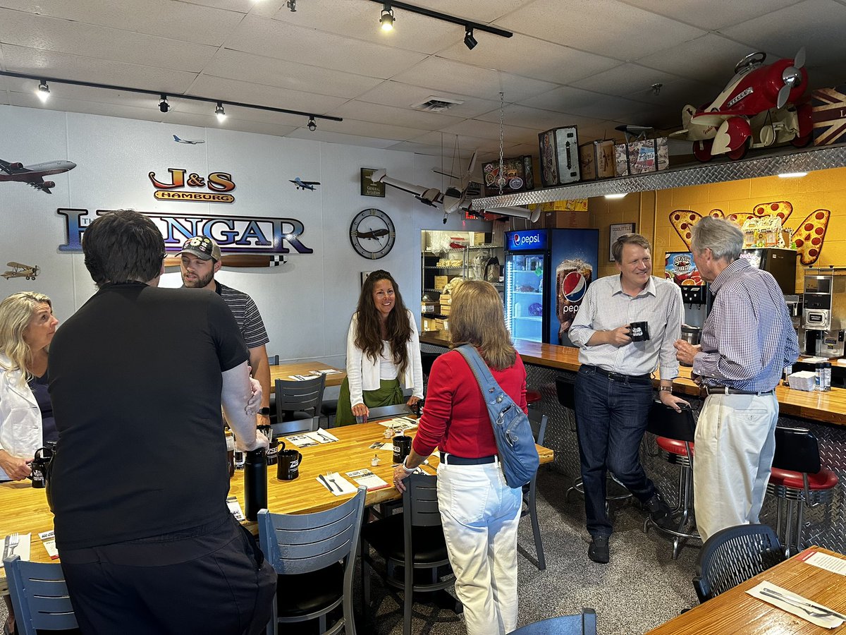 RealMiguelPilar's tweet image. I had a great time yesterday with Traverse City Young Republicans at their coffee & conversation event featuring gubernatorial candidate, @aricnesbitt.
It’s always a blast connecting with fellow young conservatives and hearing directly from candidates shaping Michigan’s future.
