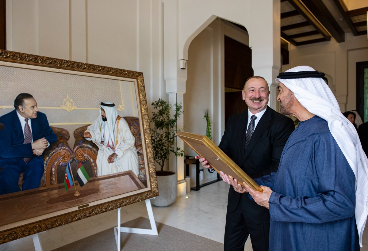 President Ilham Aliyev met with President of United Arab Emirates in Abu Dhabi.

president.az/en/articles/vi…