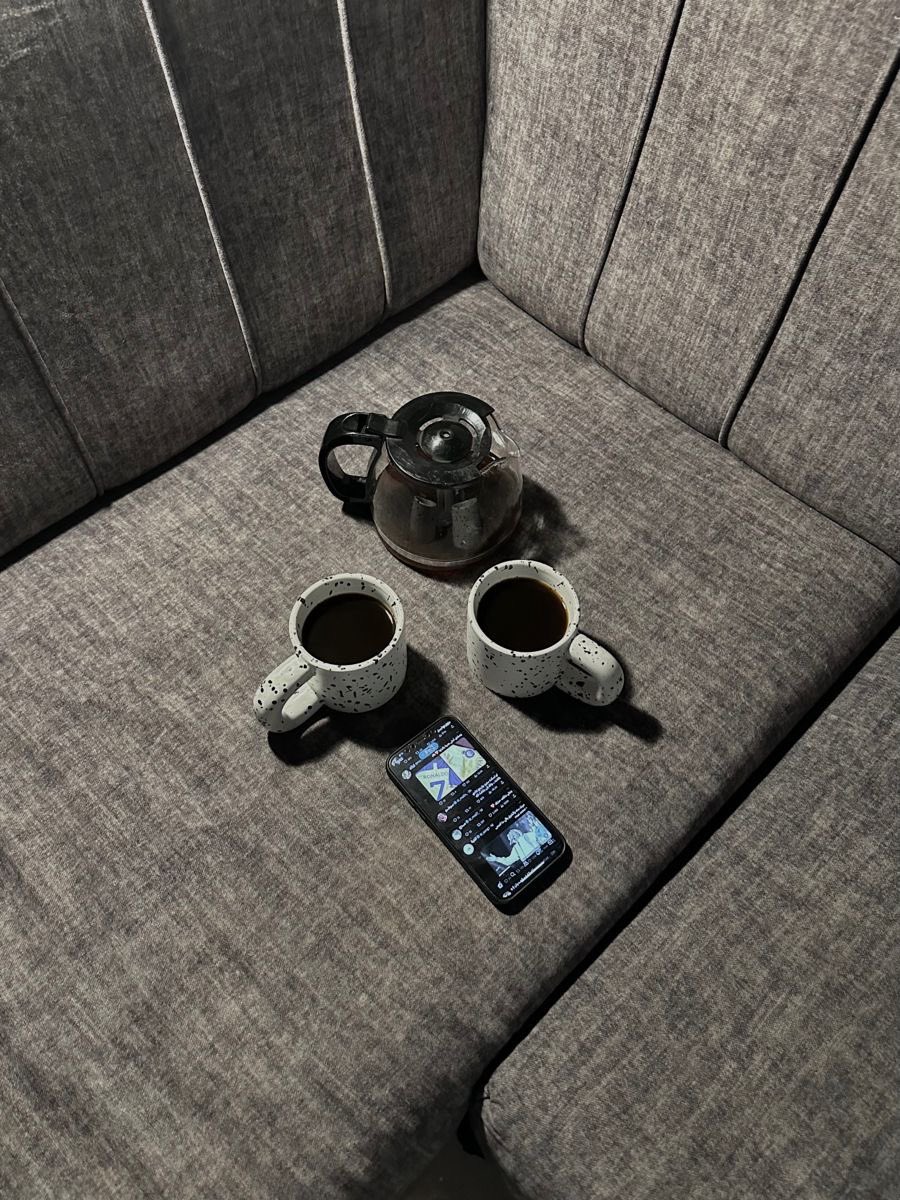 vc_7e0's tweet photo. -جليسٍ يودك وتودَه❣️ https://t.co/OTYoOViJmc
