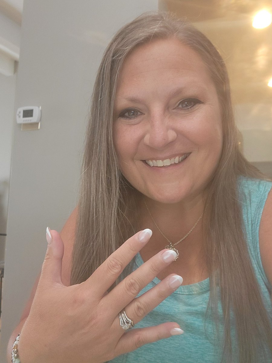 • 5️⃣ •  In June of 2020, I was diagnosed with Stage 1C Ovarian Cancer. Over 1800 +  days later, I am FIVE years CANCER FREE 👊

Enjoy the photo recap 2020 - present. 🩵 

PS - look at that hair!!! 💛🥰

God is working overtime with this one 🙌