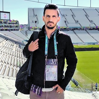 Hace 11 años la noticia nos paralizaba, en un choque en Brasil moría el querido Topo Lopez, un periodista de raza, pero además una excelente persona, tuve la suerte de trabajar con él, conocí a la persona y  al profesional. Su ausencia aún hoy se siente, una pérdida irreparable🙏