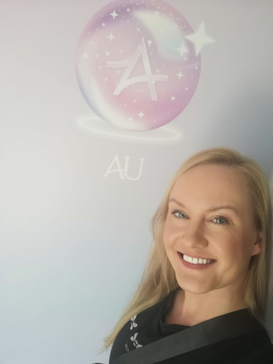 A couple of hours shooting Alan's Universe yesterday. By far the cutest studio I've ever worked it! Major K-Pop vibes and everything was pink and purple 🩷💜