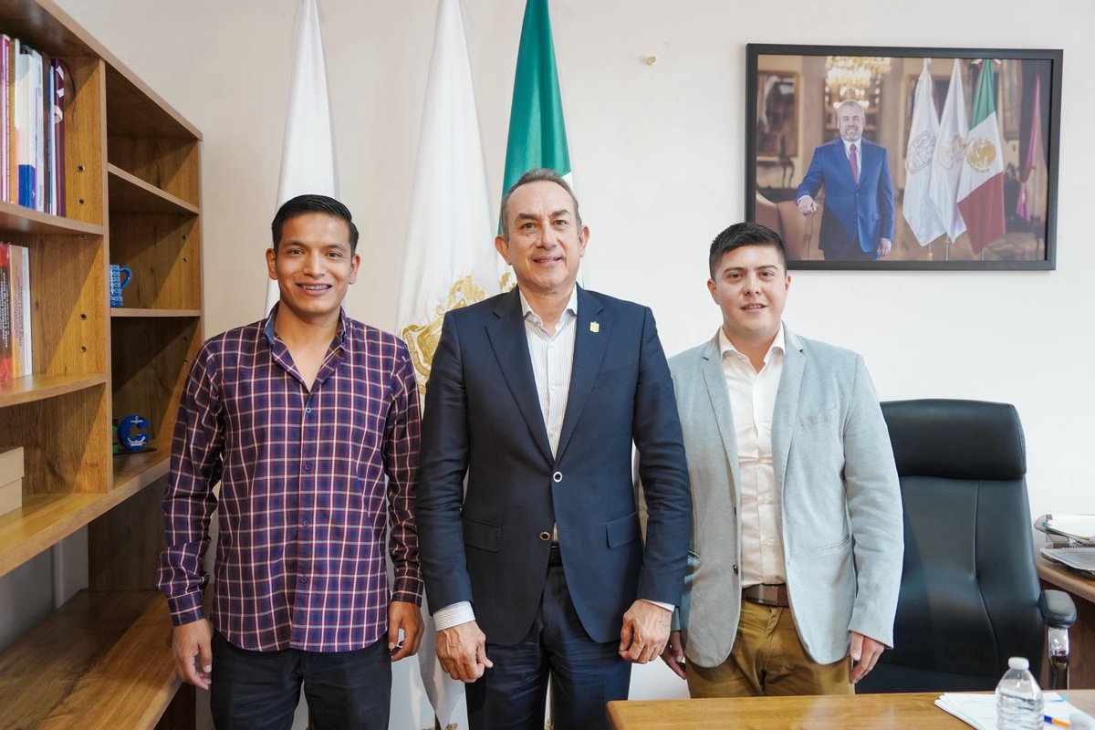 martinores's tweet photo. Hoy presentamos #RetornoConDerechos al @SeMigranteMic,  @antonio_so61797. Propuesta joven para reintegrar a quienes vuelven a Michoacán. Con voz joven, base comunitaria y justicia social.

#JuventudMigrante #ConsejoEstatalMigración https://t.co/wRQ5R6qJj8