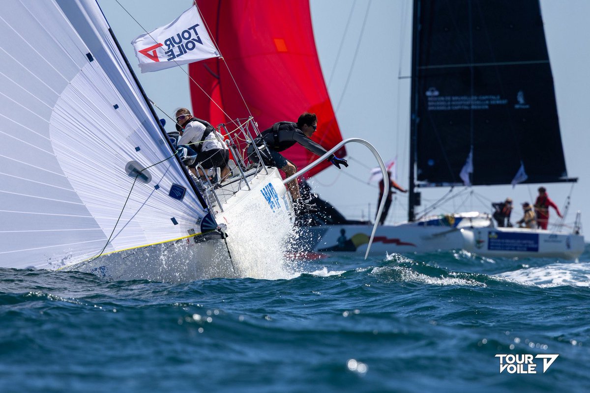tourvoile's tweet photo. 🔥 La Réunion en feu à Port-la-Forêt !

💥 Deux victoires sur trois courses aujourd’hui pour l’équipage réunionnais, qui prend les commandes du Grand Prix de Port-la-Forêt 🔝

👉 À lire par ici : https://t.co/8imnAduXnn

📸 Alexis Courcoux / LIOT Images 

#TourVoile https://t.co/GlZEcEh9vn