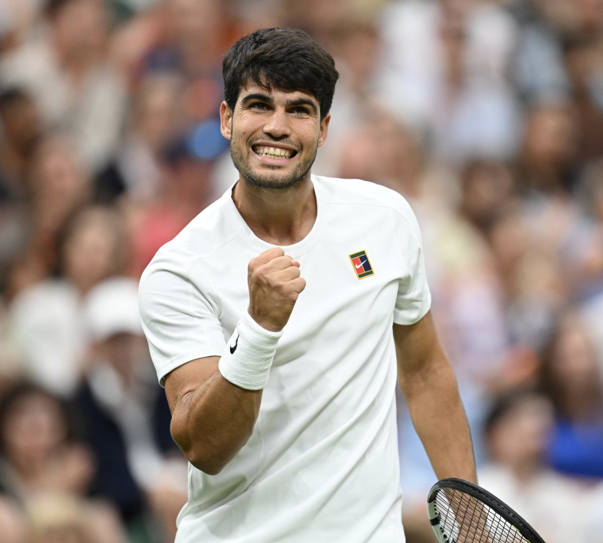 tdnewcomb's tweet image. The men’s #Wimbledon semifinals in racket/apparel/footwear:
• Jannik Sinner: Head/Nike
• Novak Djokovic: Head/Lacoste/Asics
• Taylor Fritz: Head/Boss/Asics
• Carlos Alcaraz: Babolat/Nike