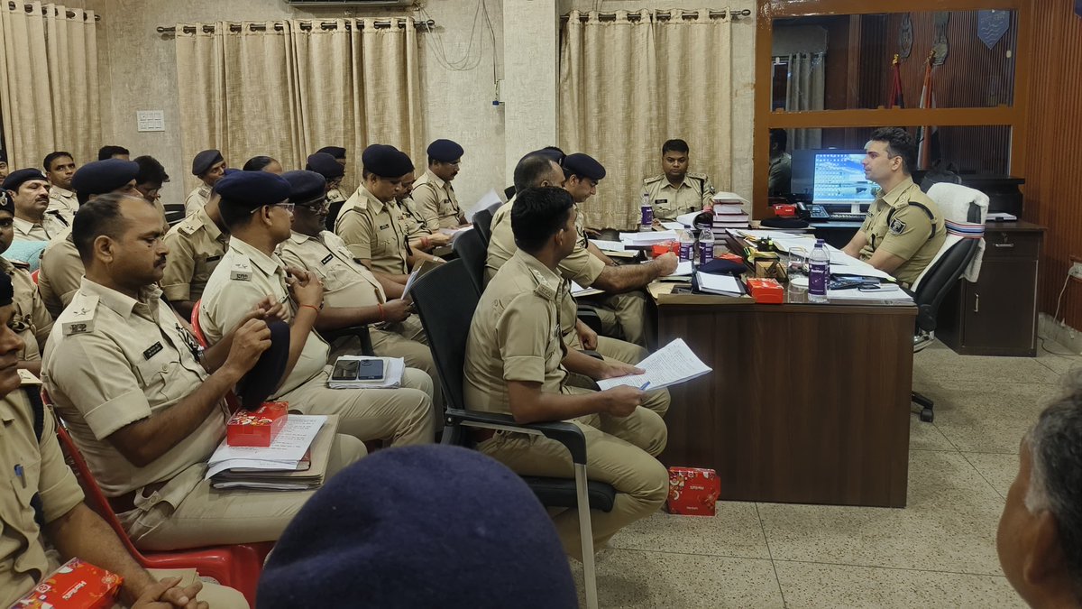 Patna Police (@patnapolice24x7) on Twitter photo рджрд┐рдирд╛рдВрдХ 09.07.25 рдХреА рд╕рдВрдзреНрдпрд╛ рдореЗрдВ #рд╢реНрд░реА_рднрд╛рдиреБ_рдкреНрд░рддрд╛рдк_рд╕рд┐рдВрд╣, рдирдЧрд░ рдкреБрд▓рд┐рд╕ рдЕрдзреАрдХреНрд╖рдХ (рдкрд╢реНрдЪрд┐рдо)рдкрдЯрдирд╛ рджреНрд╡рд╛рд░рд╛ рдкрдЯрдирд╛ рдкрд╢реНрдЪрд┐рдо рдХреНрд╖реЗрддреНрд░ рдХреЗ рд╕рднреА рдЕрдиреБрдордВрдбрд▓ рдкреБрд▓рд┐рд╕ рдкрджрд╛рдзрд┐рдХрд╛рд░реА, рдерд╛рдирд╛рдзреНрдпрдХреНрд╖ рдПрд╡рдВ рдЕрдиреНрдп рдкреБрд▓рд┐рд╕ рдЕрдзрд┐рдХрд╛рд░рд┐рдпреЛрдВ рдХреЗ рд╕рд╛рде #рдорд╛рд╕рд┐рдХ_рдЕрдкрд░рд╛рдз_рд╕рдореАрдХреНрд╖рд╛_рдЧреЛрд╖реНрдареА рдХреА рдЧрдИред
рдорд╛рд╣ #рдЬреВрди_2025 рдореЗрдВ рджрд░реНрдЬ рдЧрдВрднреАрд░ рдЖрдкрд░рд╛рдзрд┐рдХ рдХрд╛рдгреНрдбреЛрдВ рдХреЗ рджрд┐рдирд╛рдВрдХ 09.07.25 рдХреА рд╕рдВрдзреНрдпрд╛ рдореЗрдВ #рд╢реНрд░реА_рднрд╛рдиреБ_рдкреНрд░рддрд╛рдк_рд╕рд┐рдВрд╣, рдирдЧрд░ рдкреБрд▓рд┐рд╕ рдЕрдзреАрдХреНрд╖рдХ (рдкрд╢реНрдЪрд┐рдо)рдкрдЯрдирд╛ рджреНрд╡рд╛рд░рд╛ рдкрдЯрдирд╛ рдкрд╢реНрдЪрд┐рдо рдХреНрд╖реЗрддреНрд░ рдХреЗ рд╕рднреА рдЕрдиреБрдордВрдбрд▓ рдкреБрд▓рд┐рд╕ рдкрджрд╛рдзрд┐рдХрд╛рд░реА, рдерд╛рдирд╛рдзреНрдпрдХреНрд╖ рдПрд╡рдВ рдЕрдиреНрдп рдкреБрд▓рд┐рд╕ рдЕрдзрд┐рдХрд╛рд░рд┐рдпреЛрдВ рдХреЗ рд╕рд╛рде #рдорд╛рд╕рд┐рдХ_рдЕрдкрд░рд╛рдз_рд╕рдореАрдХреНрд╖рд╛_рдЧреЛрд╖реНрдареА рдХреА рдЧрдИред
рдорд╛рд╣ #рдЬреВрди_2025 рдореЗрдВ рджрд░реНрдЬ рдЧрдВрднреАрд░ рдЖрдкрд░рд╛рдзрд┐рдХ рдХрд╛рдгреНрдбреЛрдВ рдХреЗ