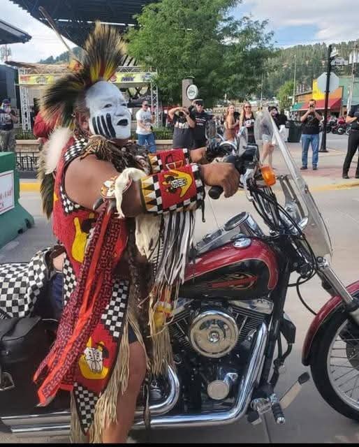 NativeNationUsa's tweet image. Shoutout to Lakota guy at Sturgis Rally welcoming visitors to Lakota unceded homeland.