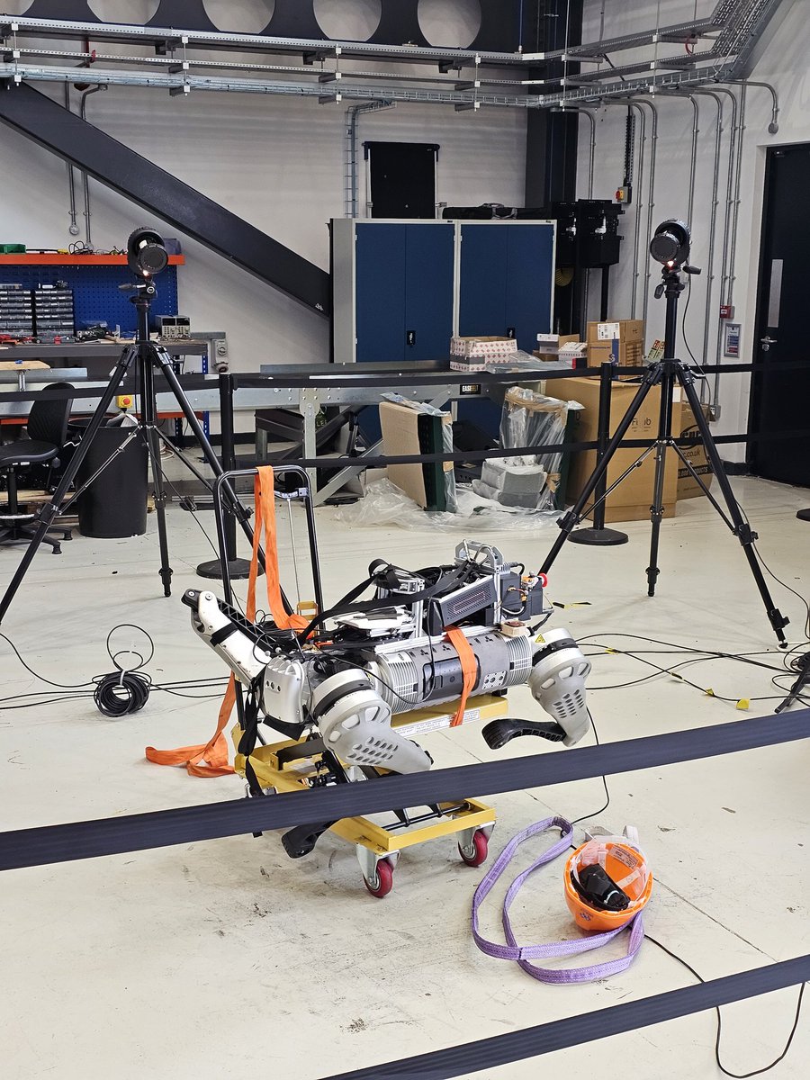 orhanYPC's tweet photo. A fantastic visit to the National Robotarium at Heriot-Watt University, Edinburgh!
We had the opportunity to explore cutting-edge research in robotics and AI, and to discuss exciting opportunities for collaboration in construction and structural engineering. +++ https://t.co/gcwEe1J1GF