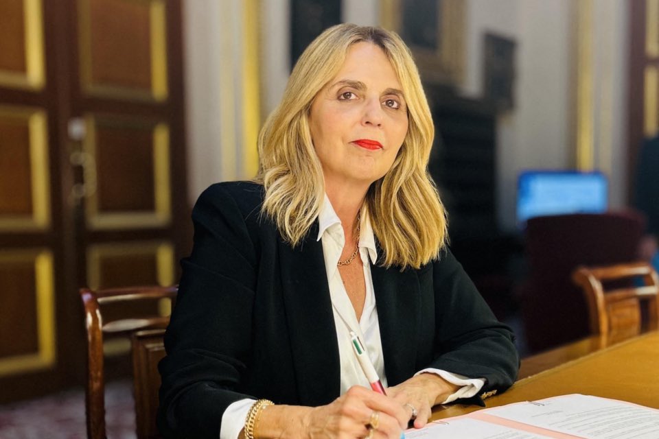 HugoMazouz1's tweet photo. Ces 3 femmes ont voté la loi Duplomb.

Ces 3 femmes ont voté la réinsertion d’un pesticide qui augmente les taux de cancer du sein.

Ces 3 femmes ont condamné nos écosystèmes, notre génération.

Ces 3 députées de Perpignan devront et seront battues aux prochaines élections. https://t.co/HaEcCGO9oa