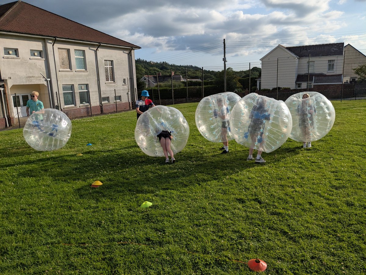 Leavers 2025

Thanks year 6!

Diolch Football First, The Crown, Funtimes Bouncy Castles a Kris