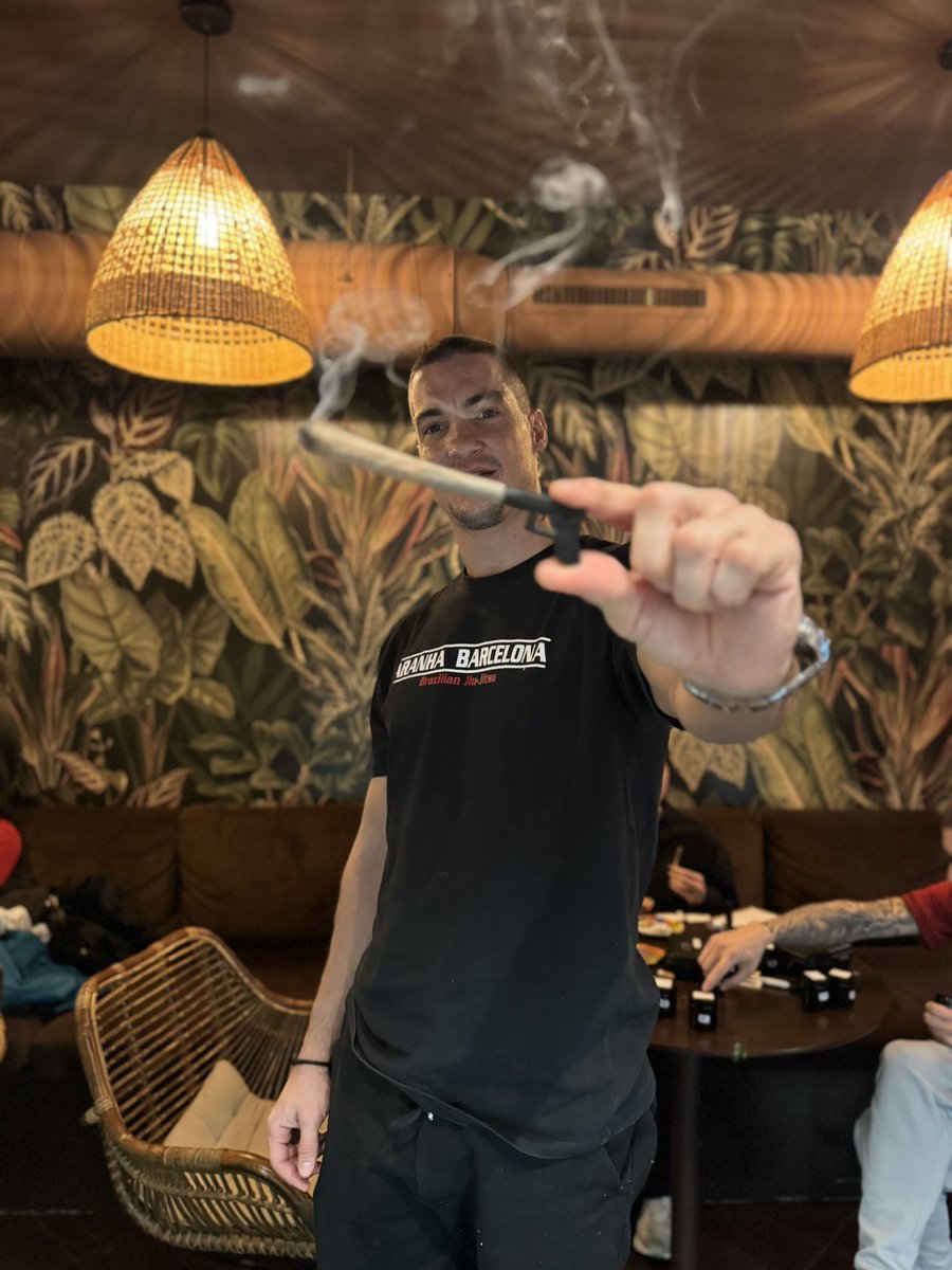 nico__lima's tweet photo. Wanna hit? https://t.co/KYzuJ02B5B