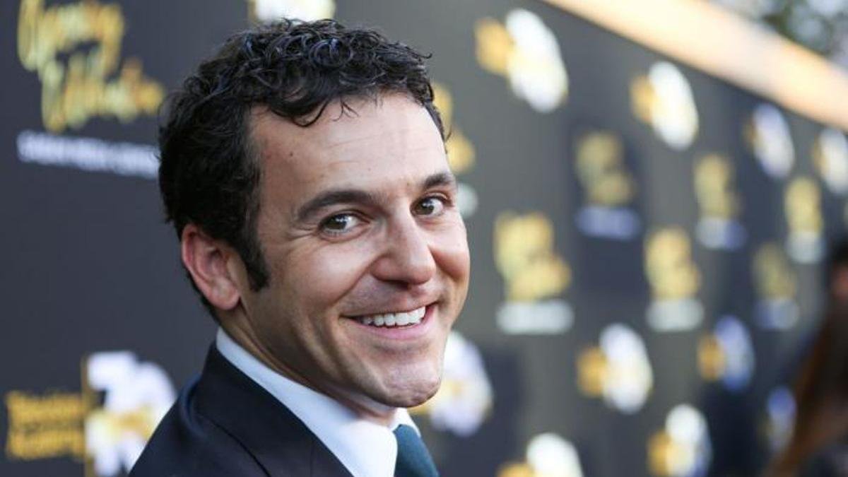 JuanC_Rdgz's tweet photo. 🎬 Happy Birthday Fred Savage 🎂🎬
#FredSavage #TheWonderYears #KevinArnold #OnceUponaDeadpool #TheGrandson #HappyBirthdayFredSavage https://t.co/kas11HOclp