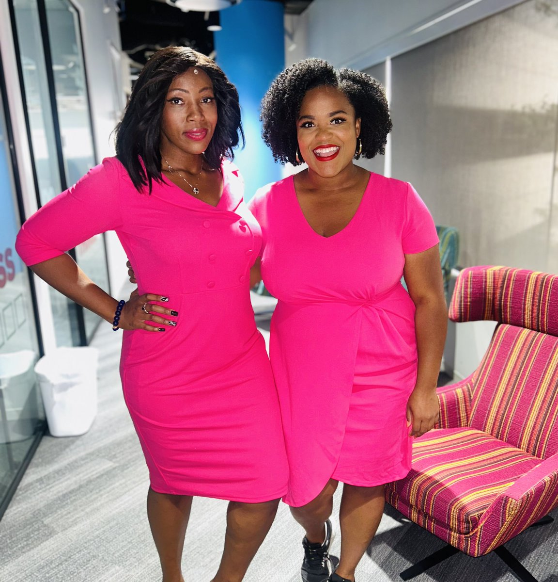 UgochiKHOU's tweet photo. #coworkersbelike #twinning #reportersunite #onwednesdayswewearpink https://t.co/yYIjljbk7M