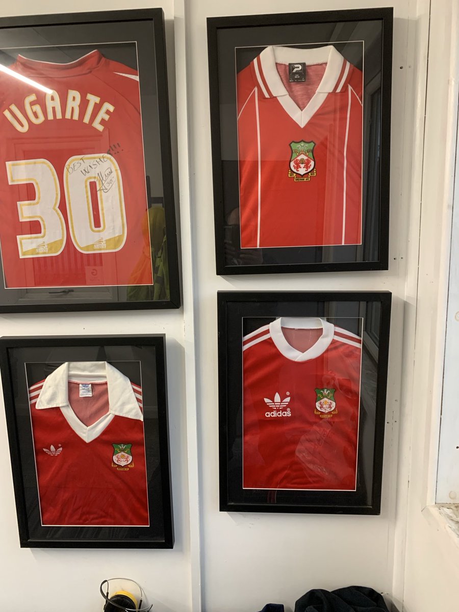 Loving this season’s shirt….come join the fold!❤️  Da iawn to CPD Wrecsam for keeping our legacy alive!👏👌”For the Love…Not the Glory!”🏴󠁧󠁢󠁷󠁬󠁳󠁿🇺🇸🇨🇦🇮🇪🏴󠁧󠁢󠁳󠁣󠁴󠁿🇹🇹🇩🇰🇺🇦🍀