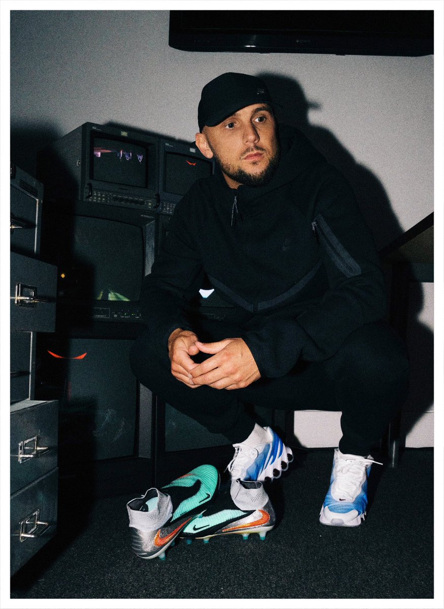 Nike Phantom 6s 🔥
<a href="/Nike/">Nike</a> <a href="/nikefootball/">Nike Football</a>