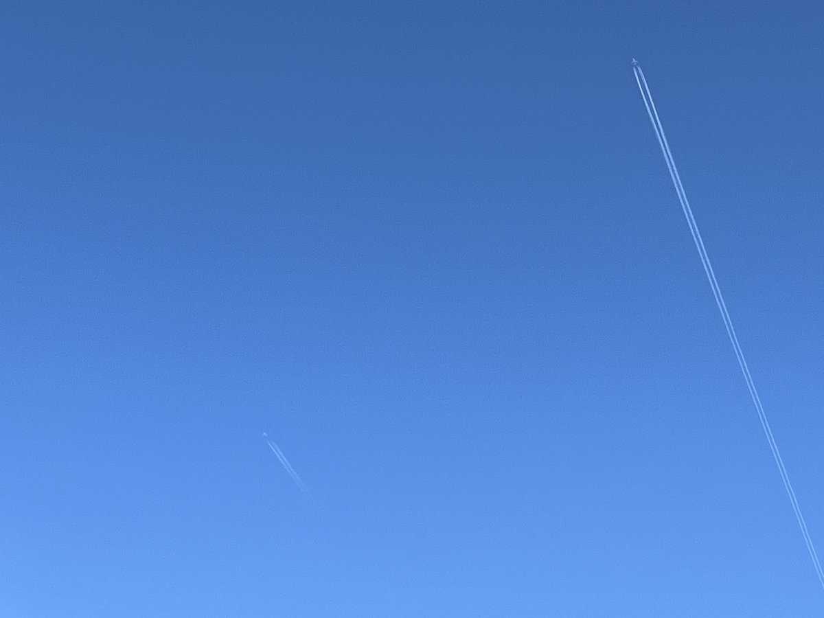 BrianHayes757's tweet image. Seeing double 👸 👸 ✈️✈️🤣🤣