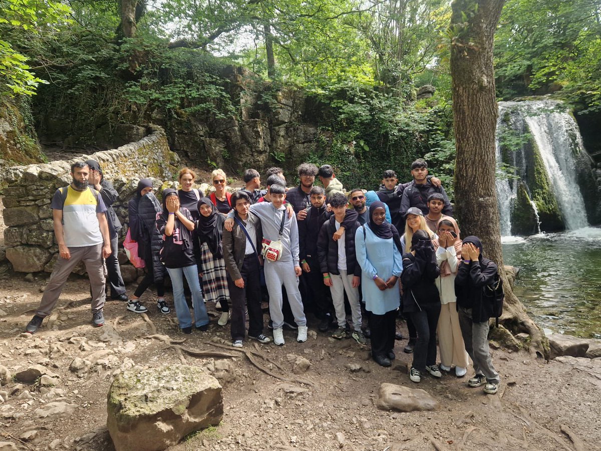 CarltonBolling's tweet photo. Another amazing day at Malham for Yr10. Weather beautiful and students loved the views #CarltonEdge💎 https://t.co/Fa6munEHG1