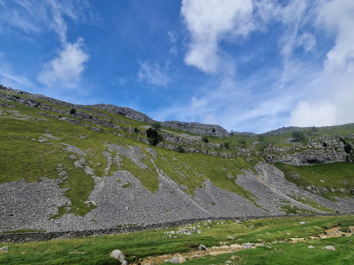 CarltonBolling's tweet photo. Another amazing day at Malham for Yr10. Weather beautiful and students loved the views #CarltonEdge💎 https://t.co/Fa6munEHG1