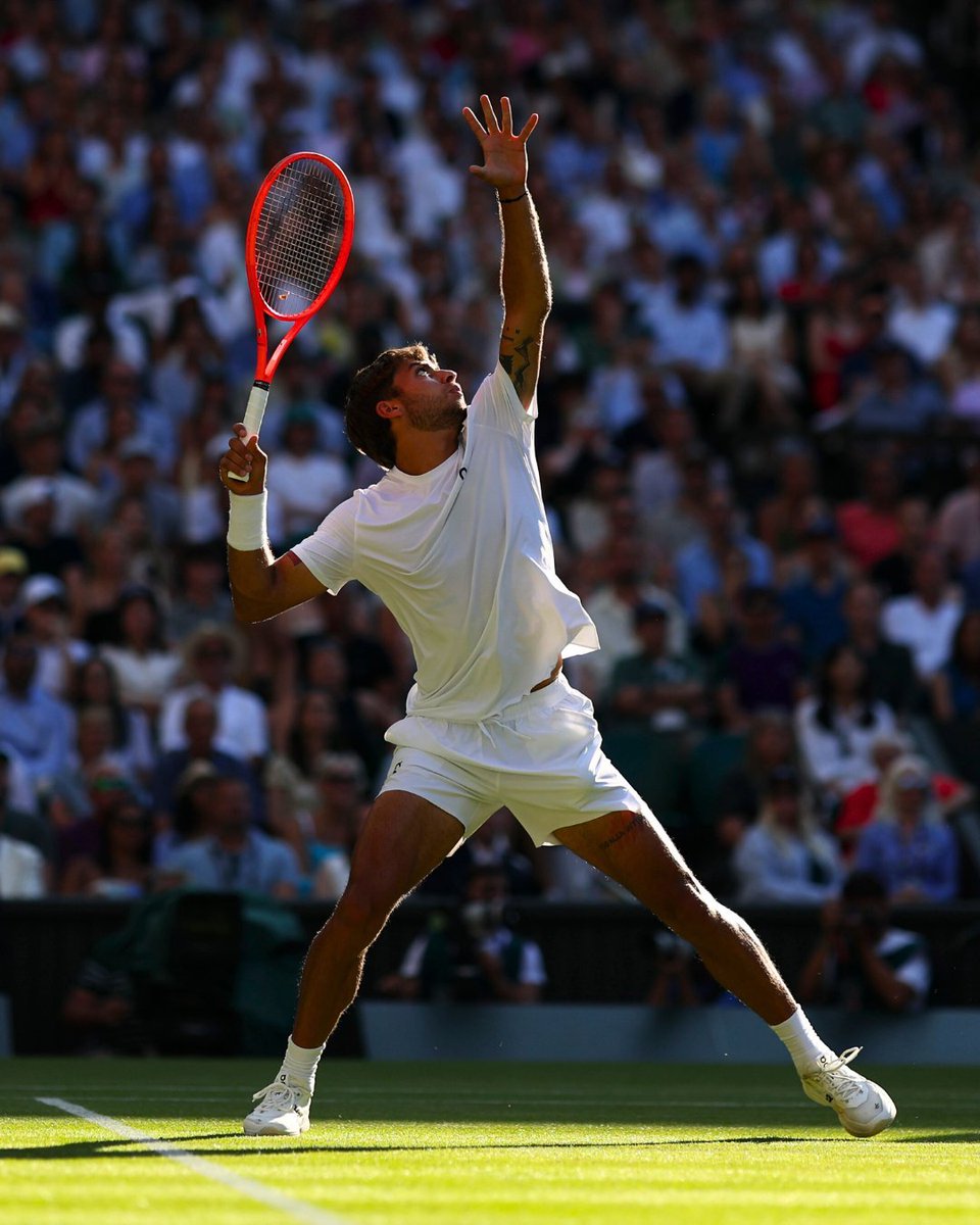 #Wimbledon 
#Cobolli fa una partita stratosferica tutto cuore e coraggio contro Djokovic ma non riesce a conquistare il passaggio del turno con il punteggio di 6-7, 6-2, 7-5, 6-4.  
Ma solo 👏👏👏👏per questo splendido Slam .