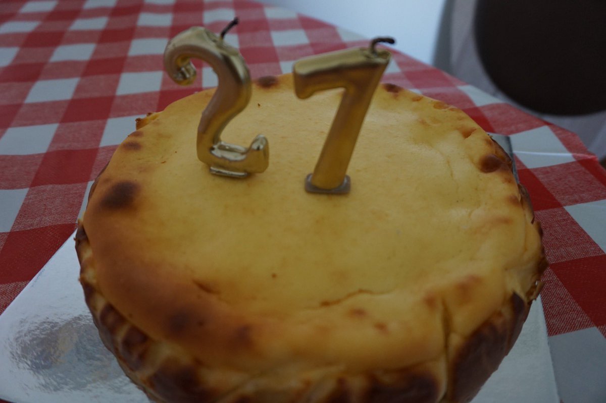 El año pasado (hace solo uno) Jaime estaba en coma  esperando un trasplante de corazón.
Este año, sin embargo, ha soplado las velas (con un corazón nuevo) y se está arreglando para salir a cenar.
Nunca dejaremos de celebrar la vida.