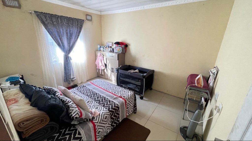BLAQPROP's tweet photo. 3 BEDROOM PROPERTY FOR SALE IN UMBUMBULU - R550 000.

Contact Agent: ZiyandaS Blaqprop Estate Agent
M: 061 114 6829
Tel: 087 164 8505
Email: ziyanda@blaqprop.co.za
Web: https://t.co/zyifT9wLap https://t.co/BJWLfEtCph
