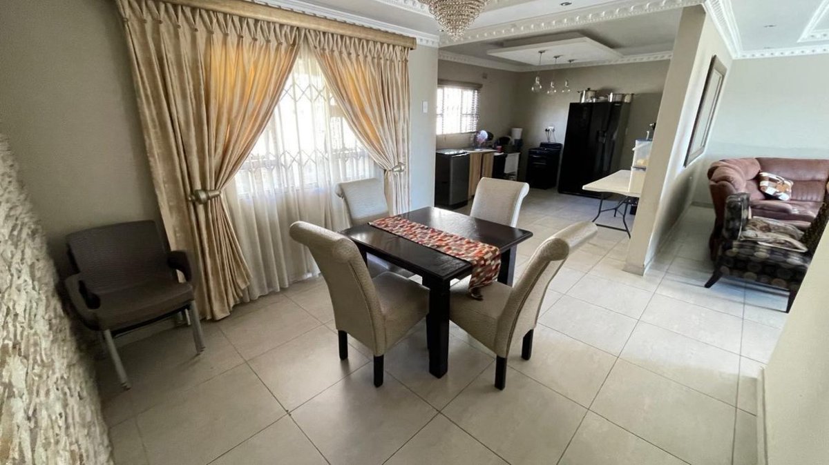 BLAQPROP's tweet photo. 3 BEDROOM PROPERTY FOR SALE IN FOLWENI - R950 000

Contact Agent: Mbongeni Sibiya -Property Practitioner
M: 084 804 5783
Tel: 087 164 8505
Email: mbongeni@blaqprop.co.za
Web: www.blaqp https://t.co/OOLIXnsIzg