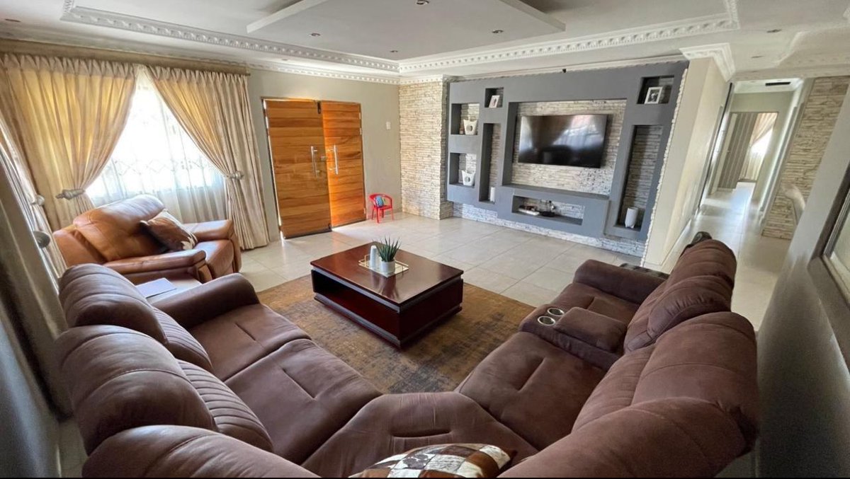BLAQPROP's tweet photo. 3 BEDROOM PROPERTY FOR SALE IN FOLWENI - R950 000

Contact Agent: Mbongeni Sibiya -Property Practitioner
M: 084 804 5783
Tel: 087 164 8505
Email: mbongeni@blaqprop.co.za
Web: www.blaqp https://t.co/OOLIXnsIzg