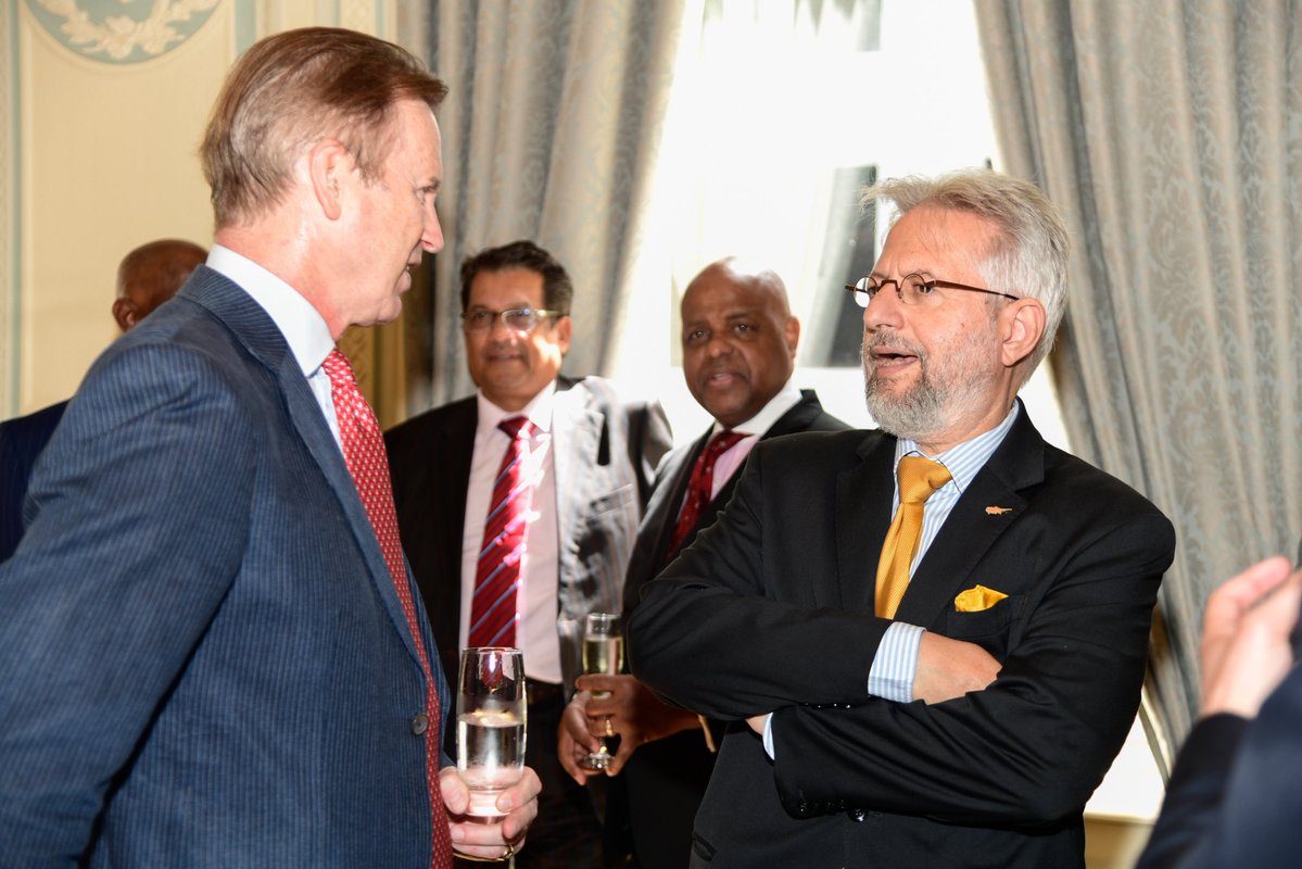 HadjimanoliM's tweet image. London 🇬🇧/
“Dear Commonwealth family, it is a real pleasure to welcome you all today, together with the High Commissioner of Cyprus in the UK, Dr. Kyriakos Kouros, the Deputy High Commissioner of Cyprus in the Uk, Mr. Spyros Miltiades, my associates from our Embassy and from…