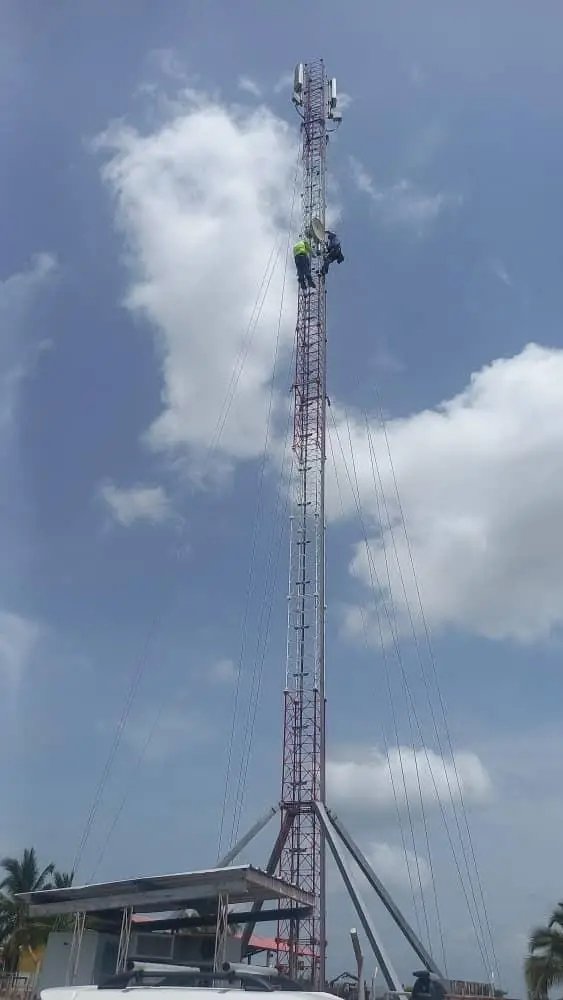 La #TelefoníaMóvil 📱 llega a comunidades rurales del #PlanTurquino ⛰️en #Santiago, debido a inversiones 💰 en infraestructura y equipamiento. Esto ha permitido eliminar zonas de silencio y dar servicio de #voz 📱 e Internet 🛜.
Más detalles👇👇
🔗 acortar.link/L0XV1Q