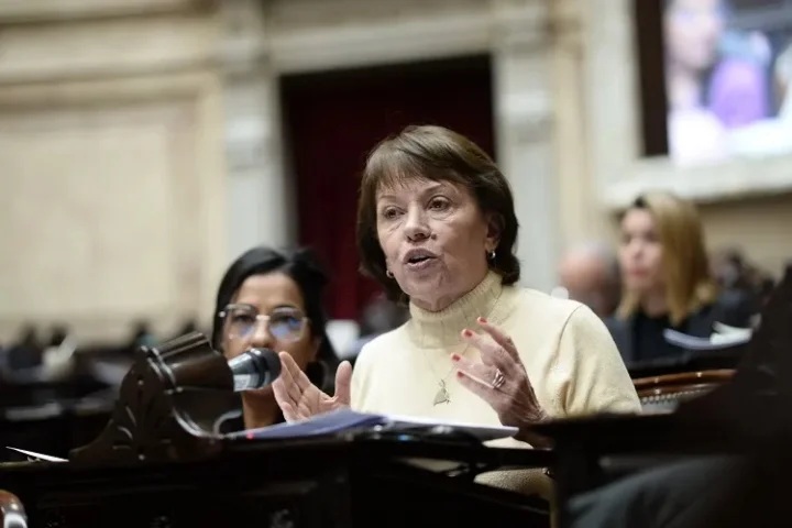 fmlatribu's tweet image. #LaTribuNoticias 🔴Lxs diputadxs nacionales de Unión por la Patria, Osuna y Moreau, hicieron una denuncia penal contra Patricia Bullrich.
👉Nota completa: fmlatribu.com/noticias/osuna…