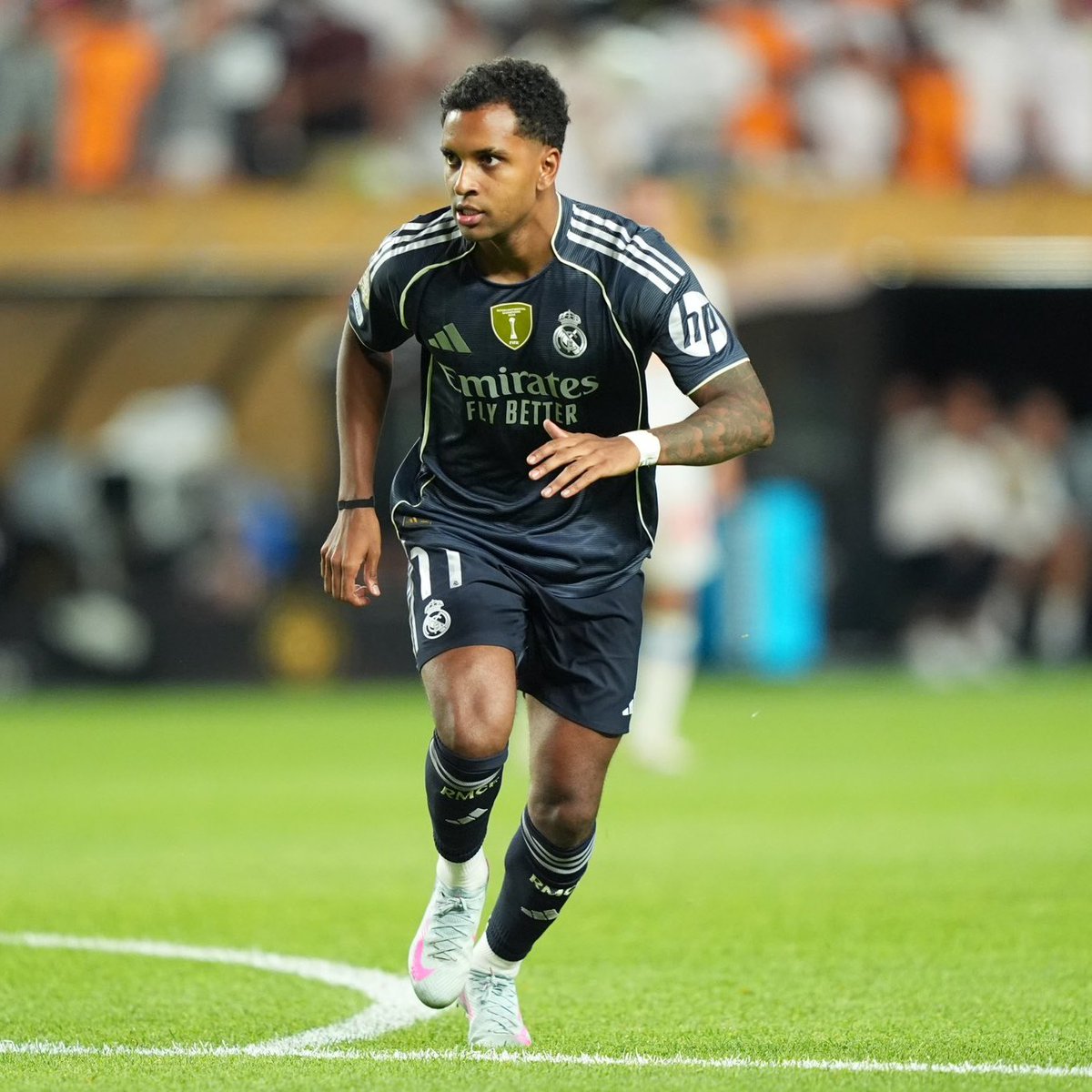 But <a href="/Arsenal/">Arsenal</a> why Madueke when he is up for grabs 😳