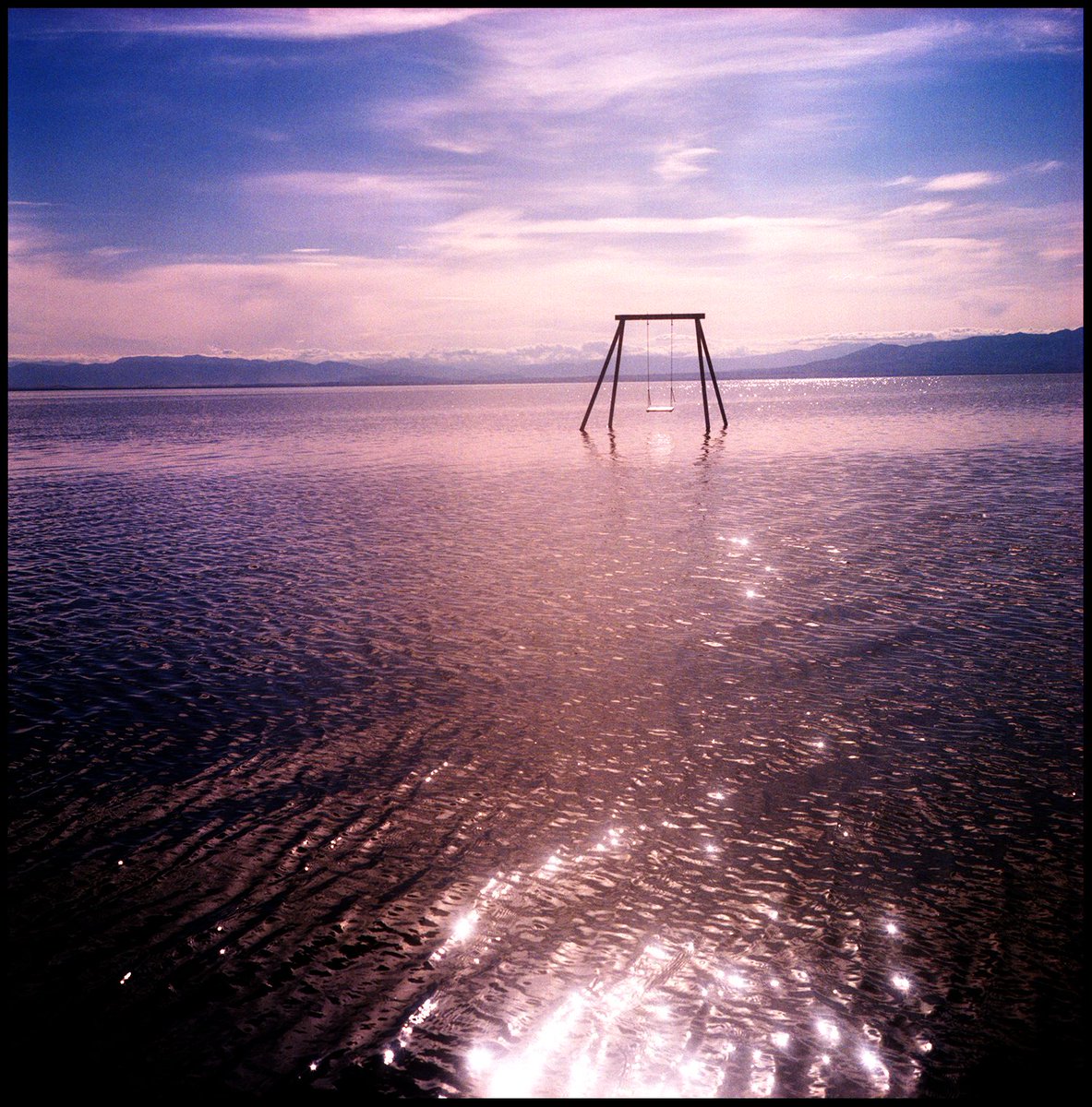 Transparent_AP's tweet image. Swing in the Sea (Palm Springs, 2019)
📷 - @Danny_Clinch
Shop this image plus dozens of other photographs in The Atmospheric Collection on our website !
transparentclinchgallery.com/collections/th…