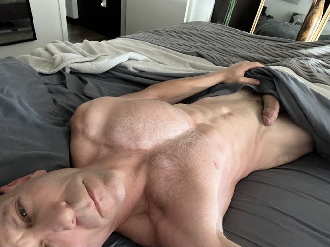 Watch Big C 😎's leaked NSFW photo on TwXstars