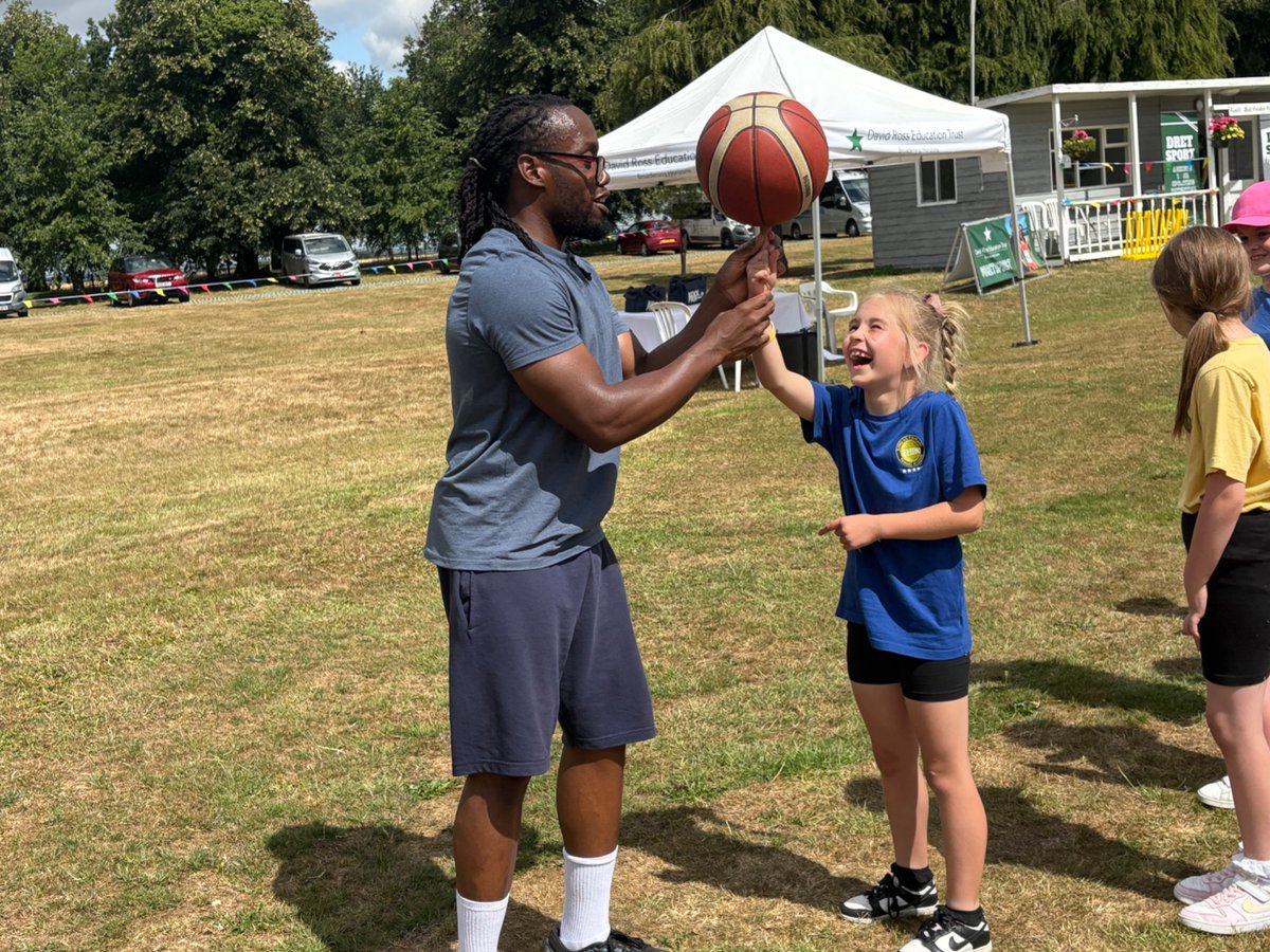 Miss Cook tweet media