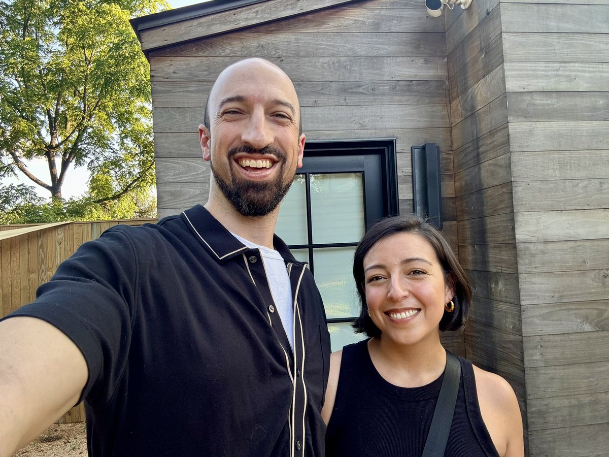 Jenni and I had a great time in #Charlottesville this past weekend. Our trip somehow turned into a donut tour, but no one was complaining. Always phenomenal food &amp; drinks in C’ville, highly recommend a visit if you haven’t before!
#virginiaisforlovers #charlottesvilleva #virginia