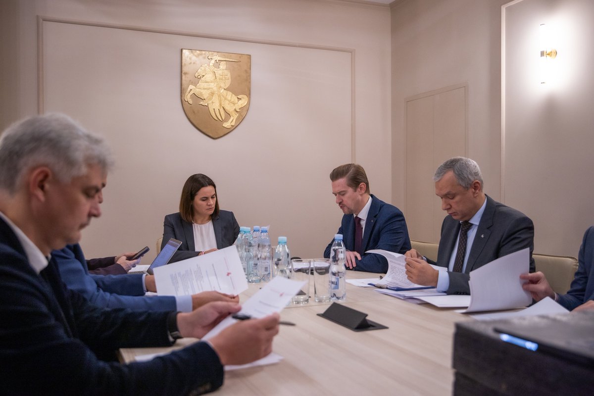 franakviacorka's tweet image. The regime’s Supreme Court has declared the United Transitional @CabinetBelarus, led by @Tsihanouskaya, a “terrorist organization”.
Lukashenka sees any pro-democracy force as a threat to his dictatorship. But that won’t stop Belarusians from bringing freedom to our country.