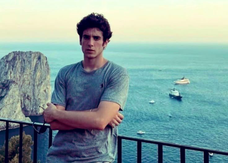 _comewhatmay's tweet image. #SOCMED #Simuel

Quando il suscettibile Manuel Ferro scopre che la fidanzata lo ha tradito con un animatore in vacanza, decide di partire per conoscerlo, sedurlo e farlo innamorare. Mai mettere Manuel in un angolo: potrebbe meditare vendetta 🧨

Buona estate con Revenge Love 🏖️🩵