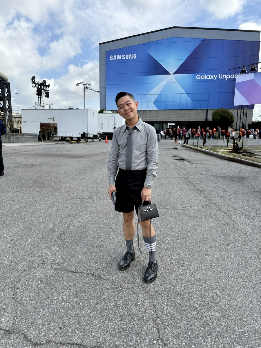 michaeljosh's tweet image. Samsung’s Galaxy Z Fold7 and Z Flip7 launch today. My hands-on video is live on YouTube., but TLDR Samsung Nailed It!  #GalaxyUnpacked
youtu.be/4FlA22ZplQQ