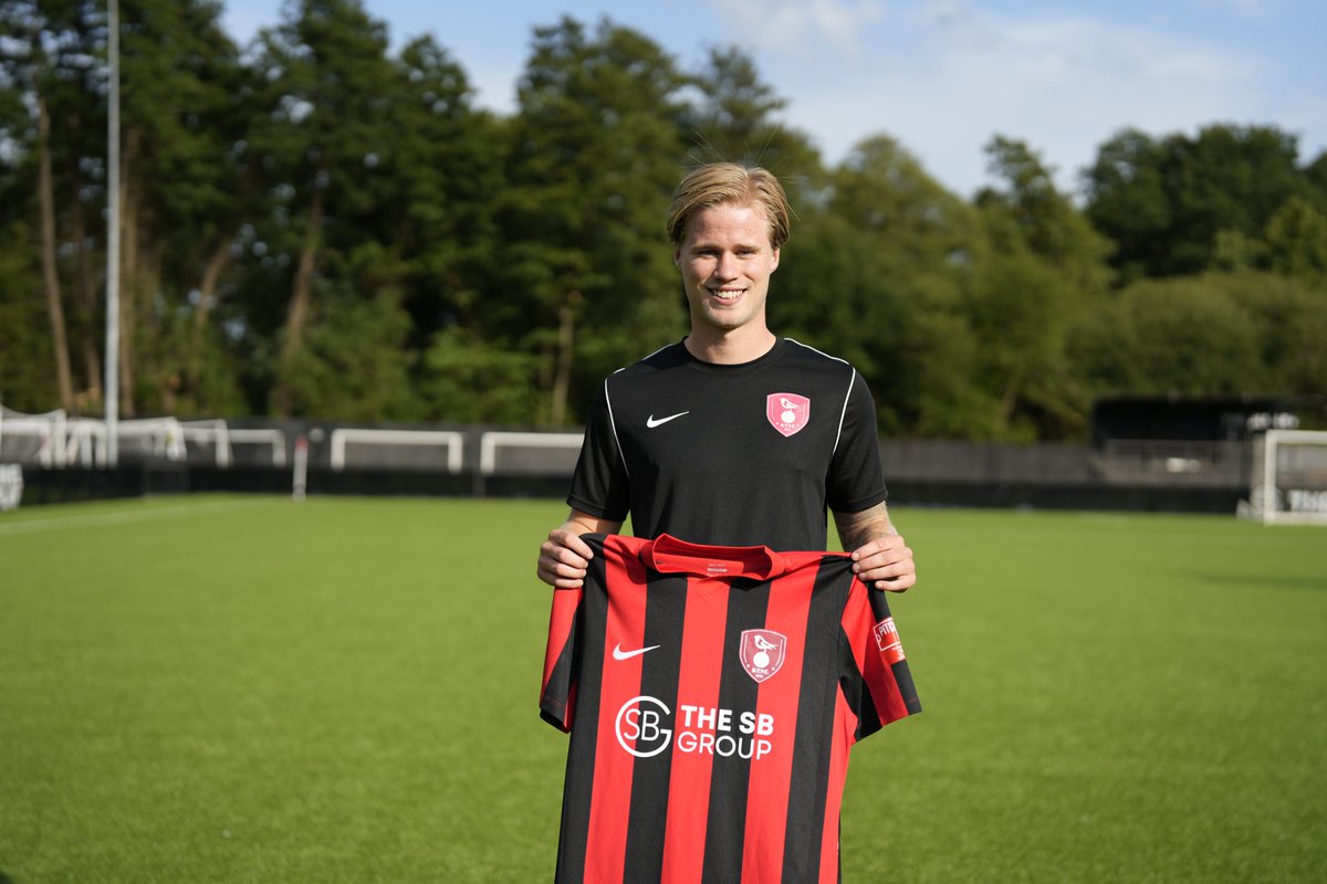 A HUGE Robins welcome to former AFC Bournemouth, Slough Town and Hampton &amp; Richmond midfielder George Hunt.

George featured in Friday nights home fixture against Kingstonian FC and we’re delighted he’s here to stay!
