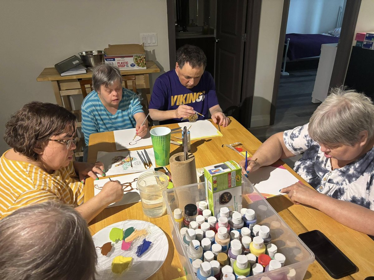 CLHamilton_'s tweet image. Painting session at Acorn! 🎨

#HelpingBuildGreatLives #InclusionMatters #DevelopmentalDisabilities