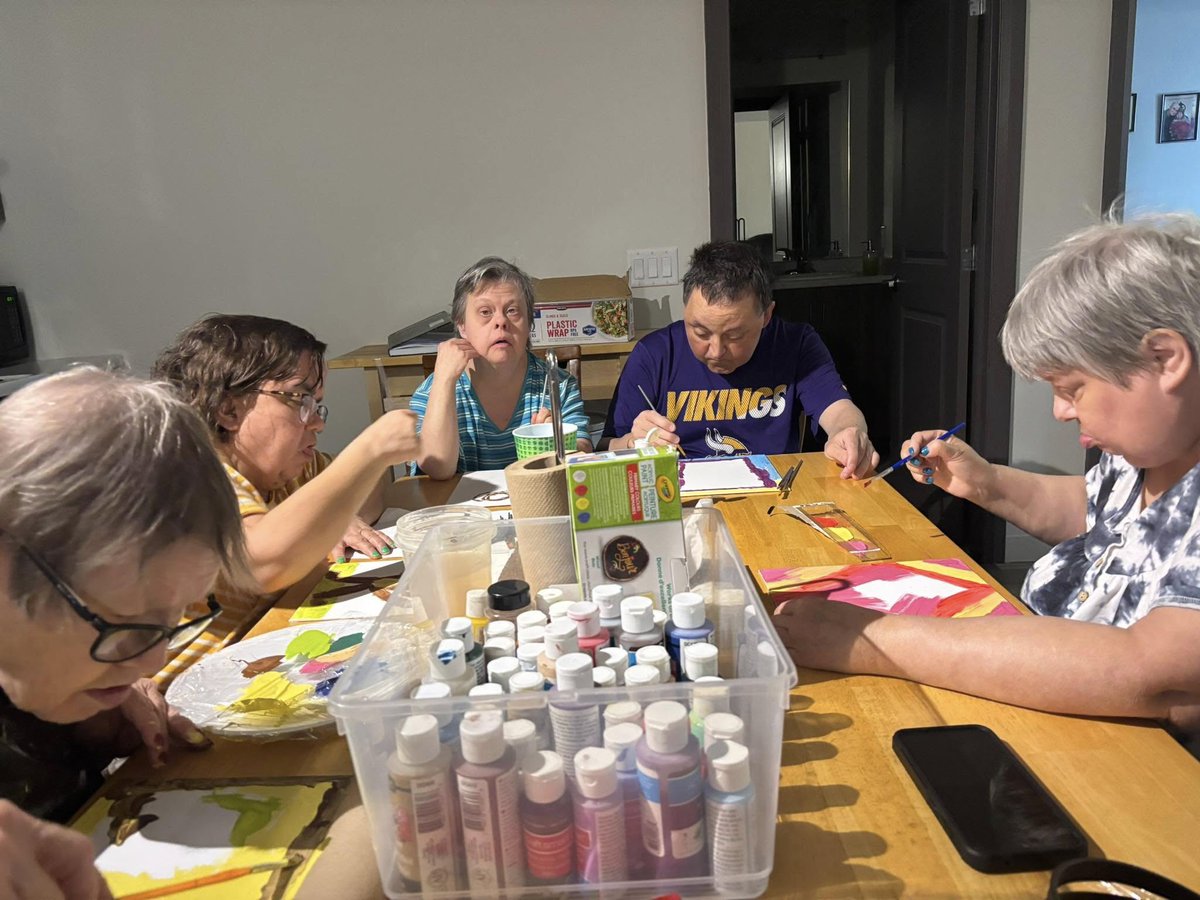 CLHamilton_'s tweet image. Painting session at Acorn! 🎨

#HelpingBuildGreatLives #InclusionMatters #DevelopmentalDisabilities