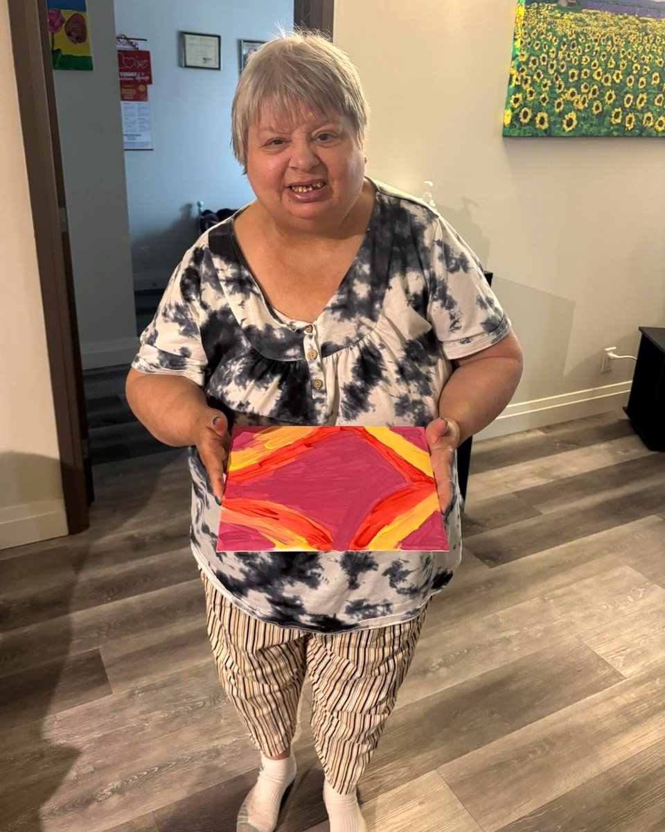 CLHamilton_'s tweet image. Painting session at Acorn! 🎨

#HelpingBuildGreatLives #InclusionMatters #DevelopmentalDisabilities