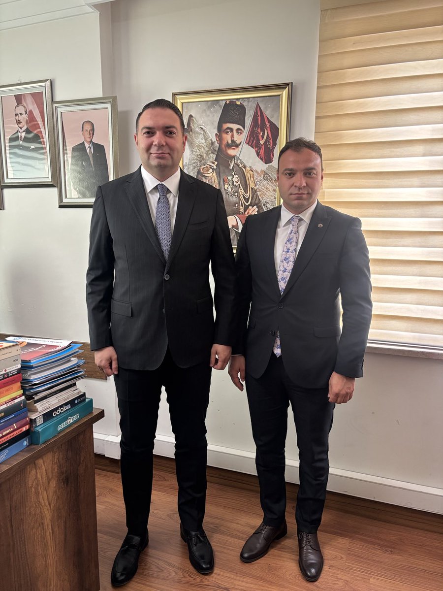 Ülkü Ocakları Genel Başkan Yardımcımız Sayın Fatih Aydın beyi ziyaret ederek İl’imizle ilgili faliyet raporumuzu taktim ettik.