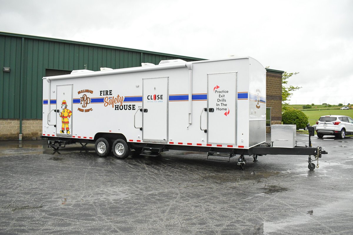 BullheadFire's tweet image. Bullhead City Fire Department Unveils New Fire Safety Trailer!
We’re proud to introduce our brand-new, state-of-the-art fire safety trailer, replacing the original unit that faithfully served our community for over 30 years!